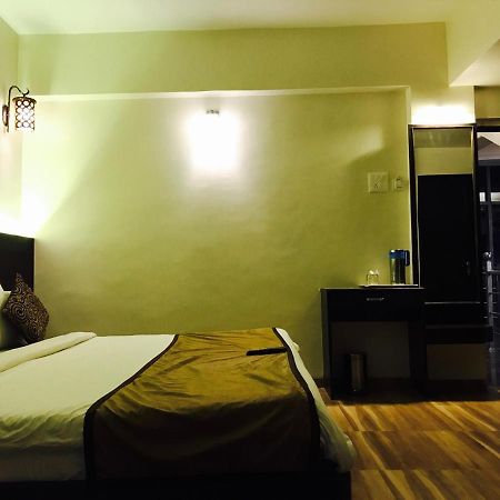 Hotel Sai Kripa Imperial Daman Buitenkant foto