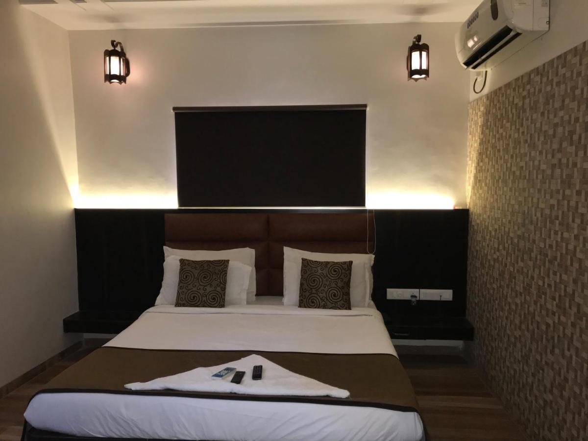 Hotel Sai Kripa Imperial Daman Buitenkant foto