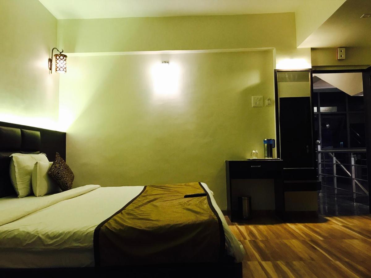 Hotel Sai Kripa Imperial Daman Buitenkant foto